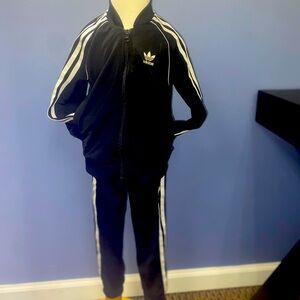 Black and White Strips Adidas Matching Set Suit for kids size 5T Boys and Girls.